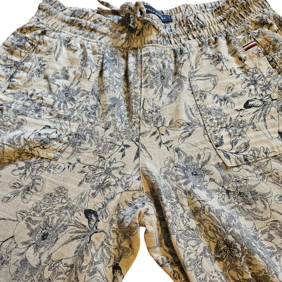 Floral Print Women's Pants-Size Large - Picture 14 of 17